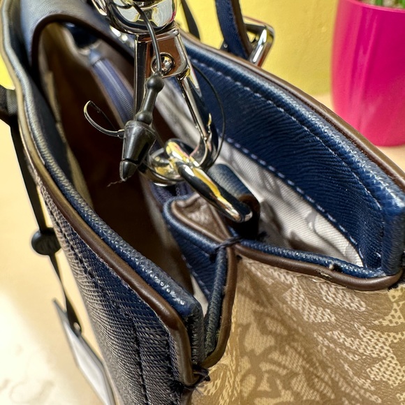 Gorgeous DKNY Banks Satchel - Picture 8 of 9